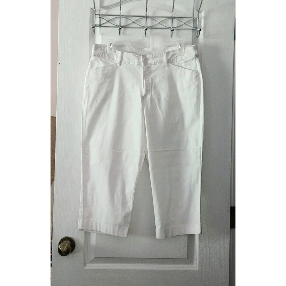 St. John Bay Women's Capri Pants High-Rise Stretch Pockets White Cotton Size 12